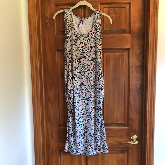 Seraphine maternity dress with side ruching - Picture 3 of 4